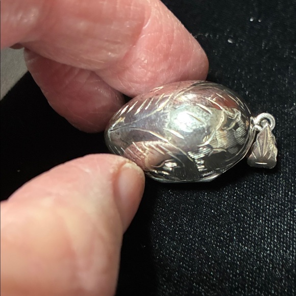 Vintage rare sterling silver egg locket - Picture 16 of 16